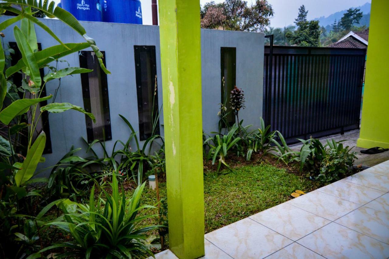 Homestay Sembiring Bogor Exterior photo